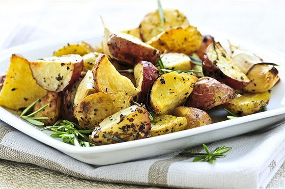 Жареный картофель с оливками и лимоном по мароккански