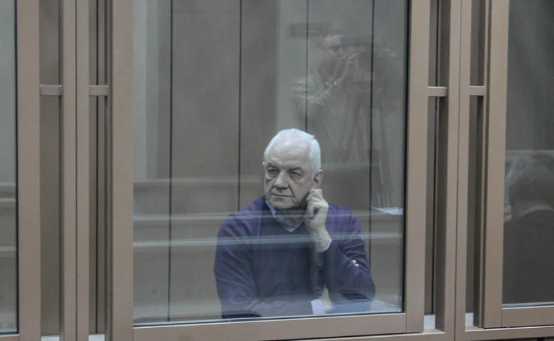 Сыктывкарский городской суд приступил к рассмотрению ходатайства о продлении срока ареста Николаю Цхадая