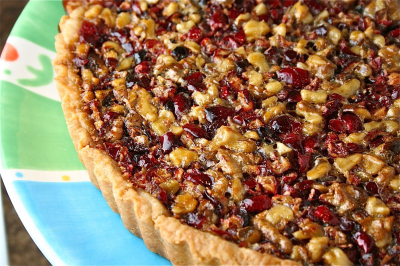 ПИРОГ С КЛЮКВОЙ, ОРЕХАМИ И КУРАГОЙ