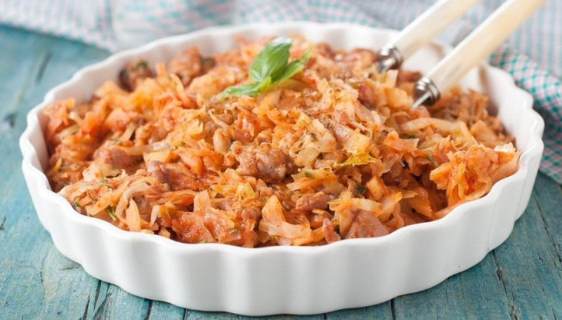 ТУШЕНАЯ КВАШЕНАЯ КАПУСТА С КОПЧЕНЫМ МЯСОМ