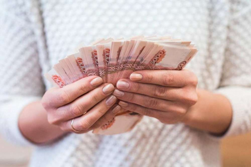 Жительница Коми решила заработать в интернете и потеряла четыре миллиона рублей