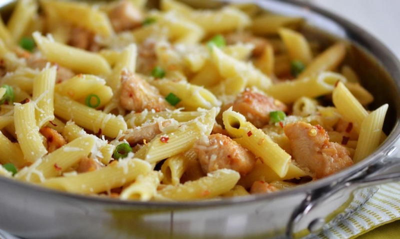 Курица с макаронами в духовке