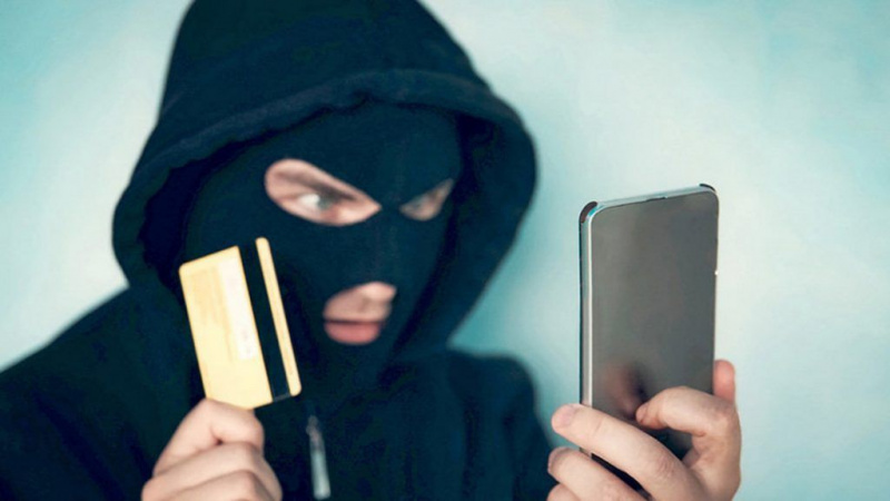 Жителей Республики Коми продолжают атаковать телефонные мошенники, выдающие себя за сотрудников банка