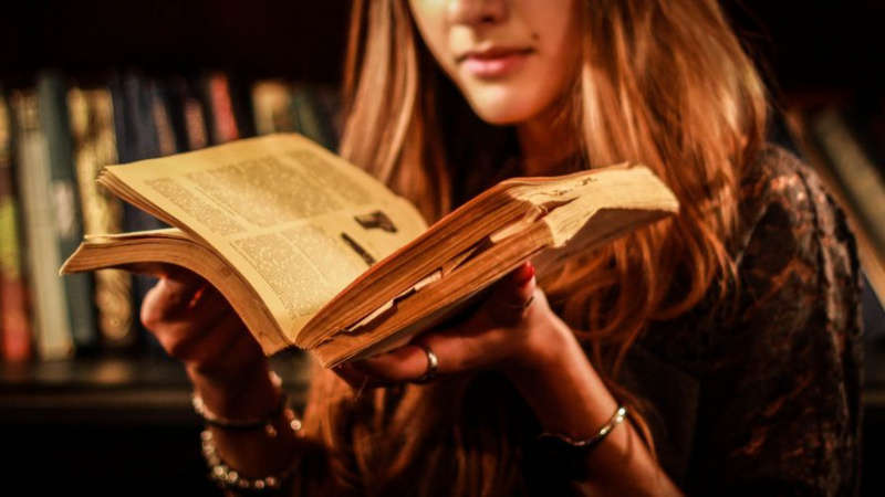 Пересказывать прочитанные книги