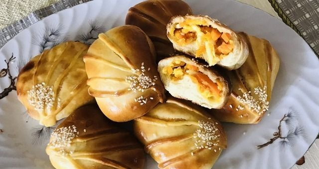 Пирожки с морковью и яйцом