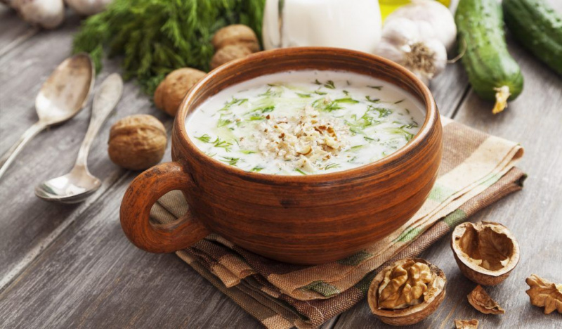 Таратор по-болгарски с грецким орехом