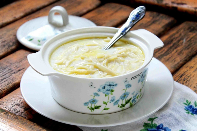 Куриный суп с молоком и макаронами