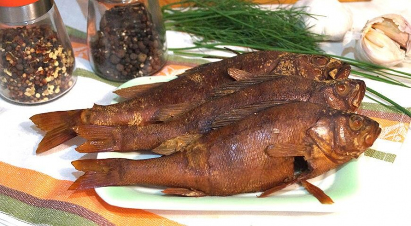 Речная рыба горячего копчения