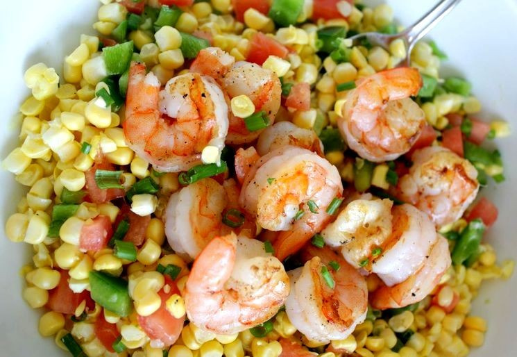 Креветки c зеленым луком и хрустящим картофелем