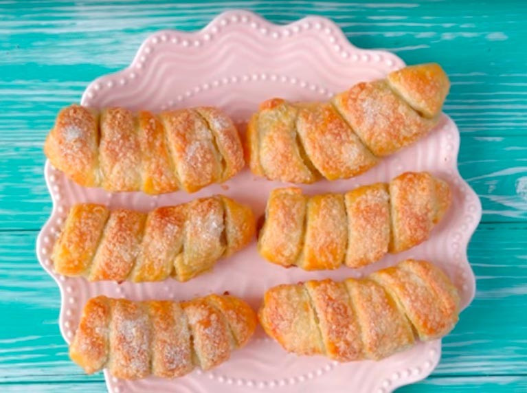 Слойки с мини-бананчиками