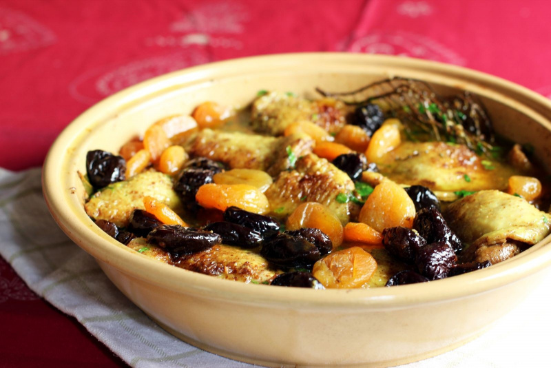 Печеный картофель с черносливом