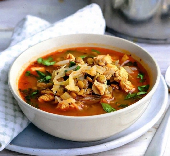 КАПУСТНЯК С ИНДЕЙКОЙ И ЧЕЧЕВИЦЕЙ