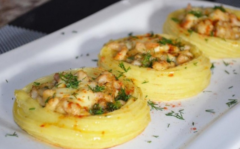 Картофельные "гнёзда" с курицей