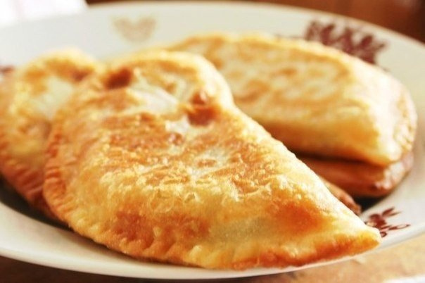 Чебуреки с мясом. Очень удачное хрусткое тесто!