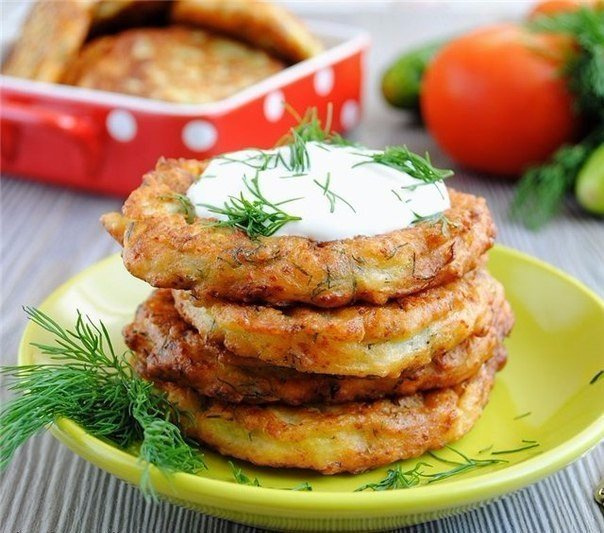 Оладьи из кабачков с сыром и чесноком