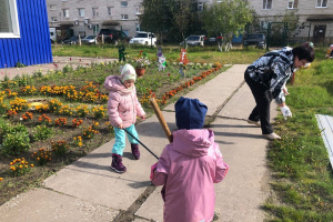 3 сентября МАДОУ «ДС ОВ № 22» г. Усинск провели экологический субботник