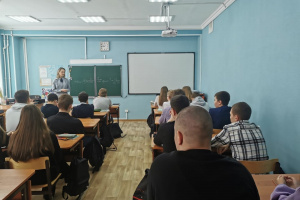 Проведение профилактических бесед с учащимися 8-х классов МБОУ «СОШ № 4 с УИОП» г. Усинска