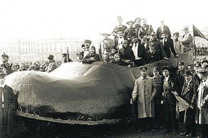 Каждый год 4 февраля во всем мире отмечается весьма необычный праздник - день рождения резиновых галош