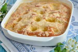 Сахарный пирог со сливочной заливкой