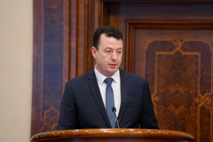 Евгений Мазур освобождён от должности зампредседателя Правительства Коми – министра экономического развития, промышленности и транспорта